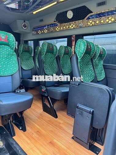 Hyundai Solati Limosin 2019 16 chỗ Trắng