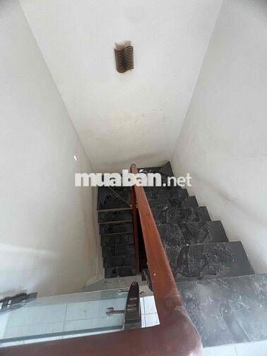 Nhà sửa mới 100% - 4Phòng ngủ. - hẻm ô tô gần kho C nhà bè