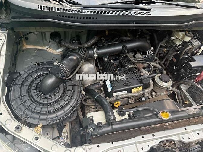 Toyota Innova 2.0E 2012 Số sàn Bạc