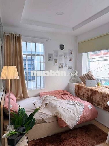 1 PHÒNG NGỦ - CỬA SỔ TRỜI- FULL NỘI THẤT NGAY VÒNG XOAY DÂN CHỦ