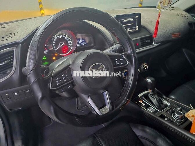 Mazda 3 Hatchback 2018 Bạc Rất Đẹp