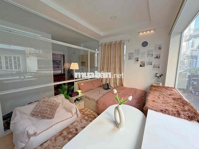 1 PHÒNG NGỦ - CỬA SỔ TRỜI- FULL NỘI THẤT NGAY VÒNG XOAY DÂN CHỦ