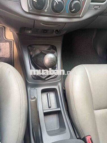 Toyota Innova 2.0E 2012 Số sàn Bạc