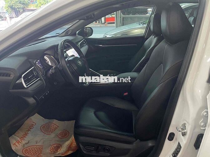 Toyota Camry 2.5Q 2021 / Giá thương lượng