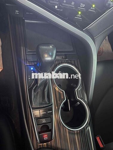 Toyota Camry 2.5Q 2021 / Giá thương lượng
