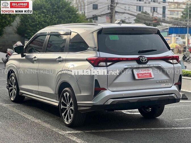 Toyota Veloz Cross Top 2025 Bạc 27.000 Km