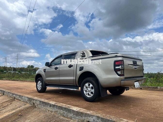 Ford Ranger 2.2 MT số sàn 1 cầu 2013 màu Vàng cát