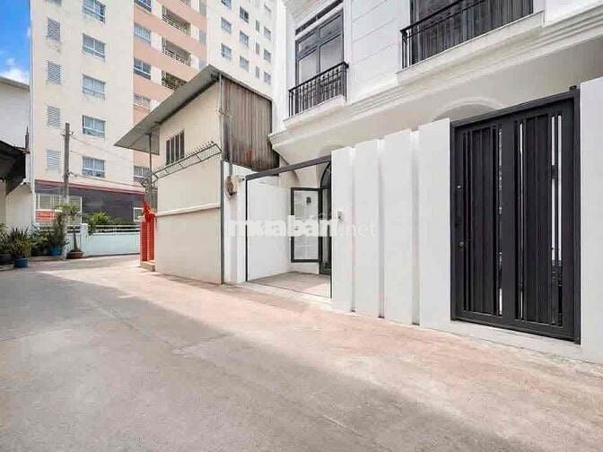 Hot, Nguyễn Gia Trí- Hàng Xanh, Nhà 51m2 4 Tầng 6,6x8,5 Chỉ 11,x Tỷ
