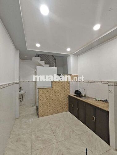 mặt tiền đường lớn khu sầm uất 2 lầu siêu rẻ 