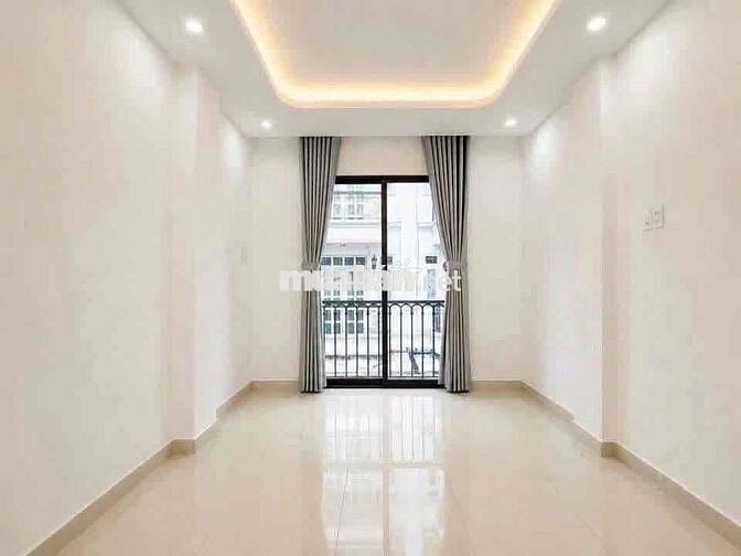 Hot, Nguyễn Gia Trí- Hàng Xanh, Nhà 51m2 4 Tầng 6,6x8,5 Chỉ 11,x Tỷ