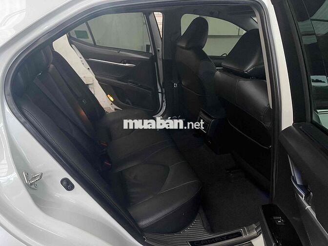 Toyota Camry 2.5Q 2021 / Giá thương lượng