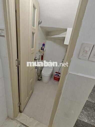 mặt tiền đường lớn khu sầm uất 2 lầu siêu rẻ 