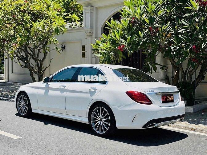 Mercedes C300 AMG 2017 Trắng 64.000 km