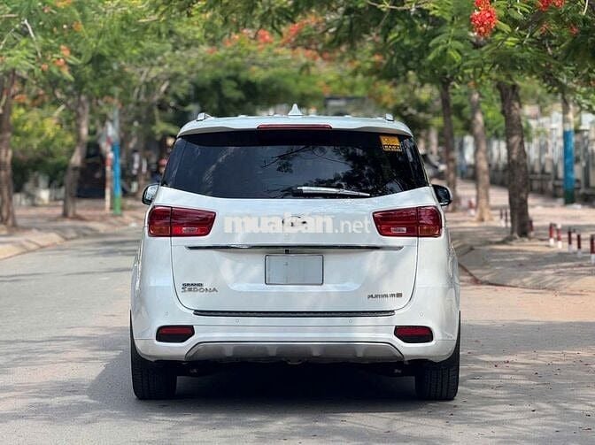 Kia Sedona 2019 Dầu Tự động 80.000 km Trắng