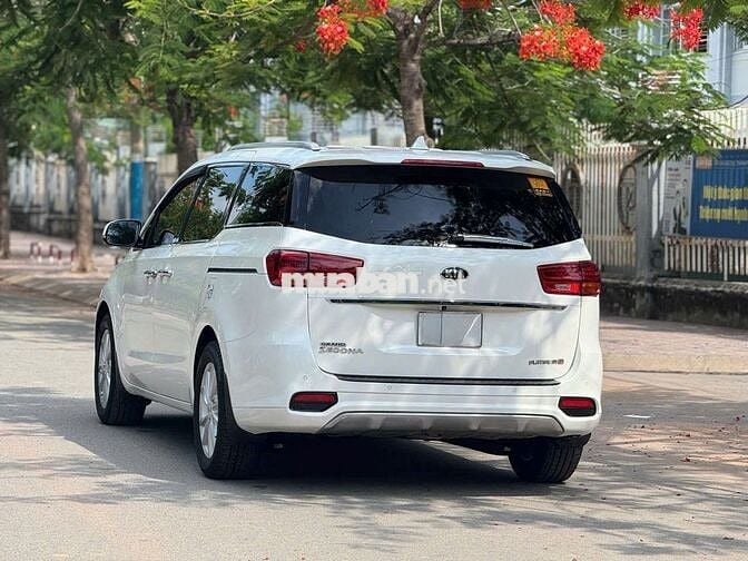 Kia Sedona 2019 Dầu Tự động 80.000 km Trắng
