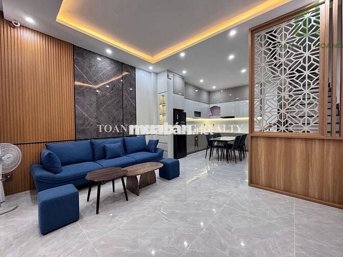 Nhà Đẹp Khu Phạm Văn Đồng | 3 Tầng | 3 Phòng Ngủ | Có Sân Để Ô Tô
