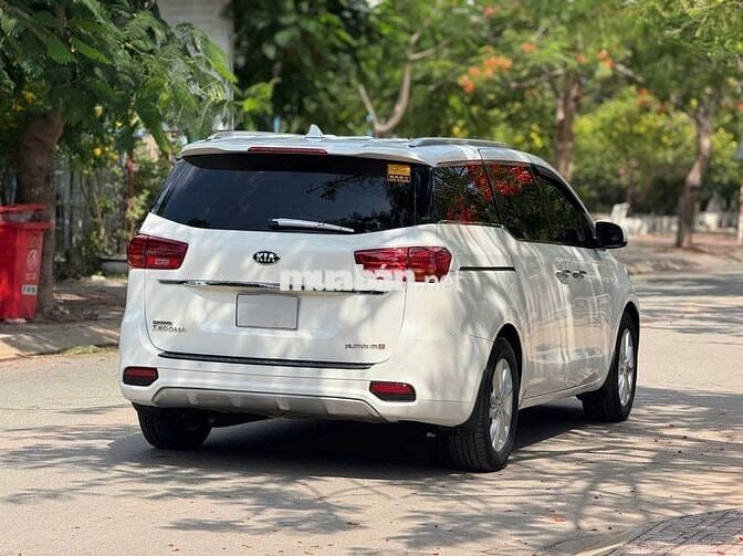 Kia Sedona 2019 Dầu Tự động 80.000 km Trắng