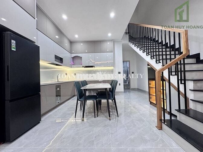 Nhà Đẹp Khu Phạm Văn Đồng | 3 Tầng | 3 Phòng Ngủ | Có Sân Để Ô Tô