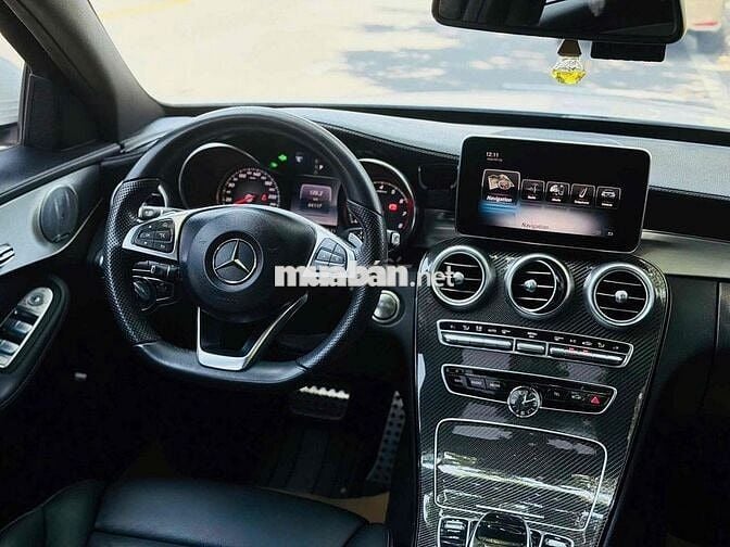Mercedes C300 AMG 2017 Trắng 64.000 km