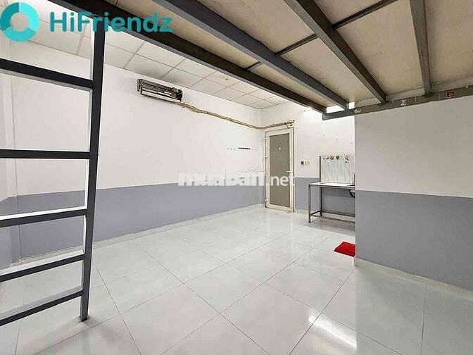 PHÒNG CÓ GÁC CAO 2M  SIÊU RỘNG NGAY NGÃ TƯ BỐN XÃ