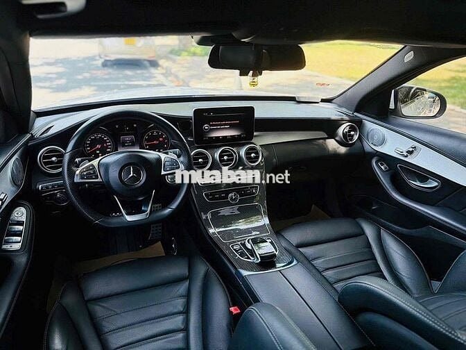 Mercedes C300 AMG 2017 Trắng 64.000 km