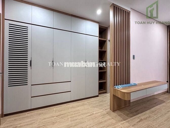Nhà Đẹp Khu Phạm Văn Đồng | 3 Tầng | 3 Phòng Ngủ | Có Sân Để Ô Tô
