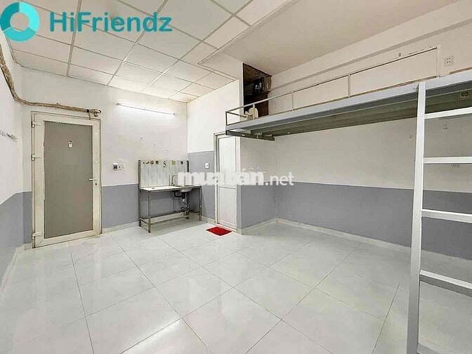 PHÒNG CÓ GÁC CAO 2M  SIÊU RỘNG NGAY NGÃ TƯ BỐN XÃ