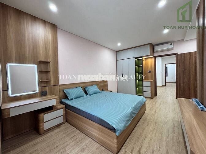 Nhà Đẹp Khu Phạm Văn Đồng | 3 Tầng | 3 Phòng Ngủ | Có Sân Để Ô Tô