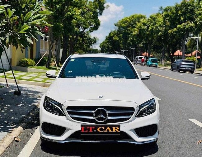 Mercedes C300 AMG 2017 Trắng 64.000 km