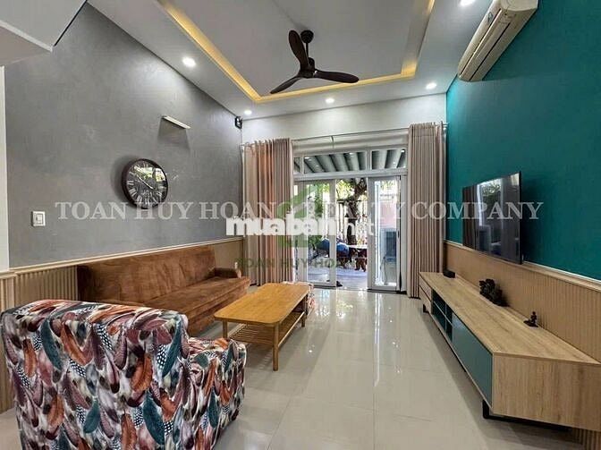 Villa Gần Biển Mỹ Khê | 180m² | 3 Phòng Ngủ | Sân Vườn Rộng