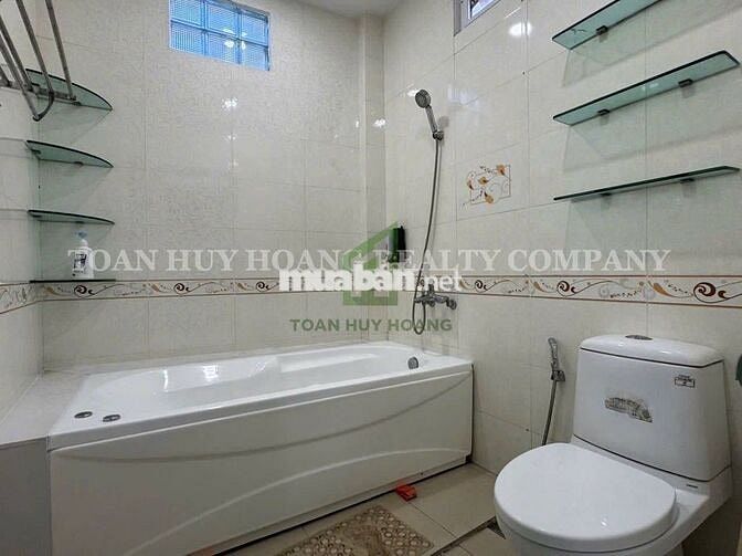 Villa Gần Biển Mỹ Khê | 180m² | 3 Phòng Ngủ | Sân Vườn Rộng