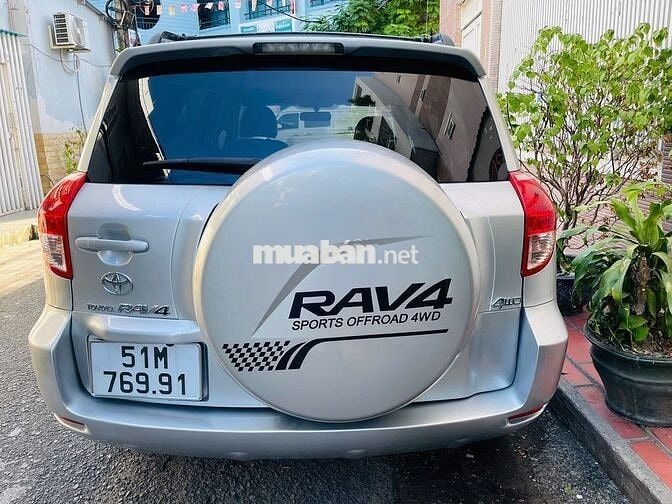Toyota RAV4 Limited 2 cầu Bạc 7 chỗ