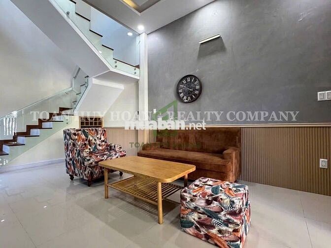 Villa Gần Biển Mỹ Khê | 180m² | 3 Phòng Ngủ | Sân Vườn Rộng