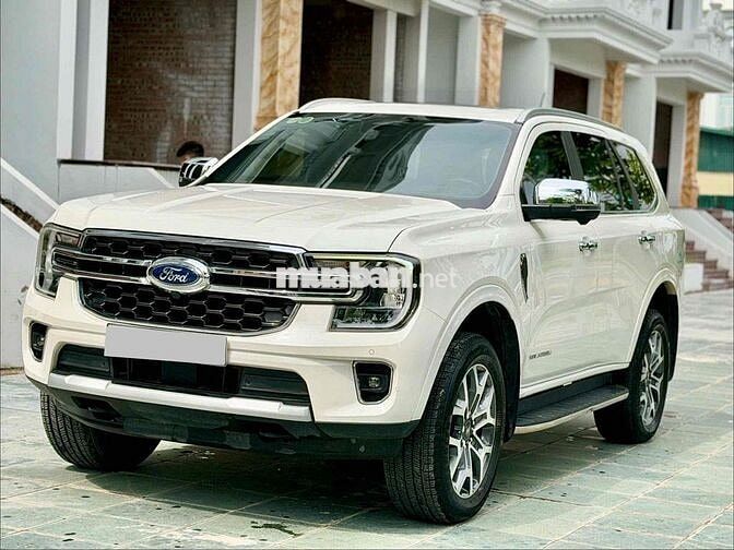 Ford Everest Titanium SX 2022 Trắng