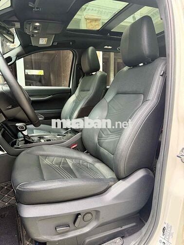 Ford Everest Titanium SX 2022 Trắng