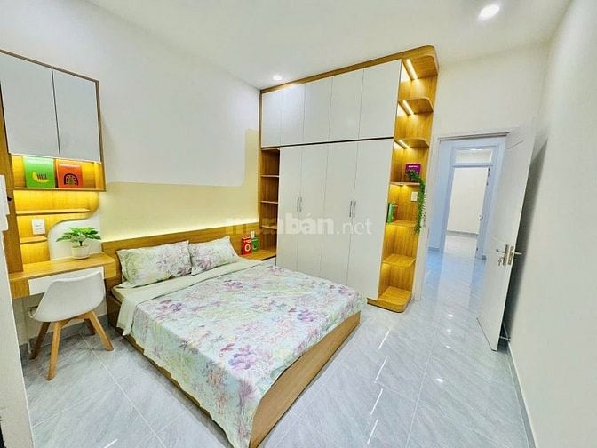 Quận 11, 1 căn ra mặt tiền Minh Phụng , 45m2, 2 tầng mới đẹp, ,6,79 tỷ