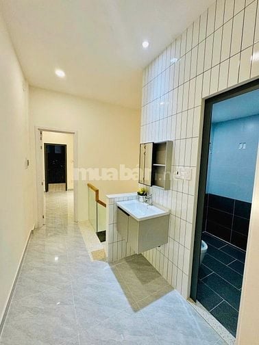 Quận 11, 1 căn ra mặt tiền Minh Phụng , 45m2, 2 tầng mới đẹp, ,6,79 tỷ