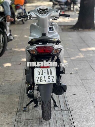 Honda Vision 2022 Bản Đặc Biệt Smartkey Bạc