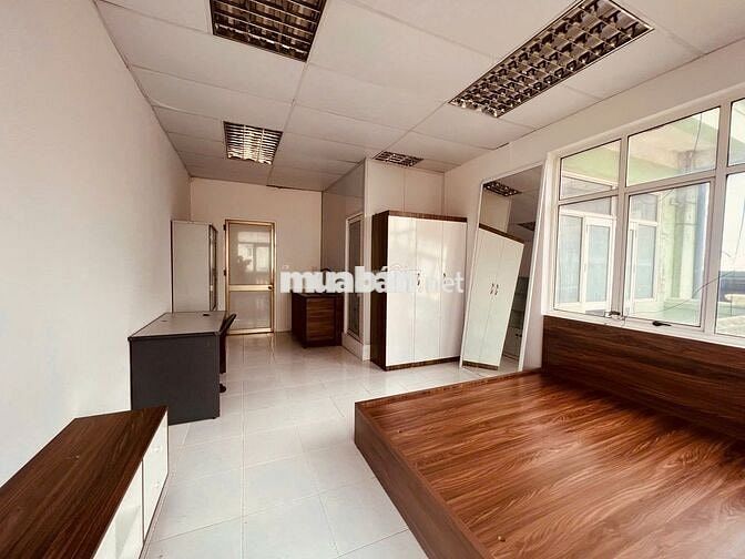 Cho thuê phòng 2 mặt thoáng ở 140 Đội Cấn