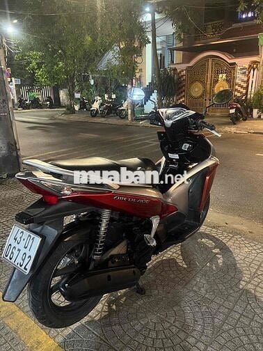 Honda Air Blade màu Sơn 3D nguyên rin còn rất đẹp