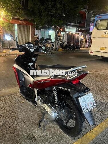 Honda Air Blade màu Sơn 3D nguyên rin còn rất đẹp