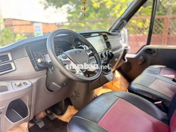 Ford Transit 2022 16 chỗ Số sàn Bạc