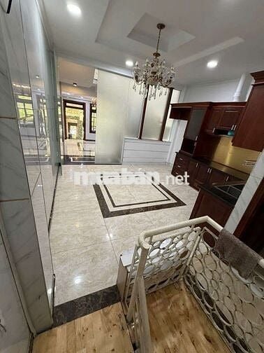 Cho thuê nguyên căn 5pn, hầm xe, sát mt đường Phạm Văn Chiêu P14 gòvấp