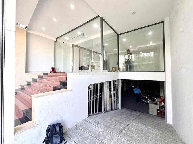 MBKD 150m2 SHOWROOM, VĂN PHÒNG, SPA, NAIL, ĐA NGHỀ TRUNG TÂM QUẬN 7