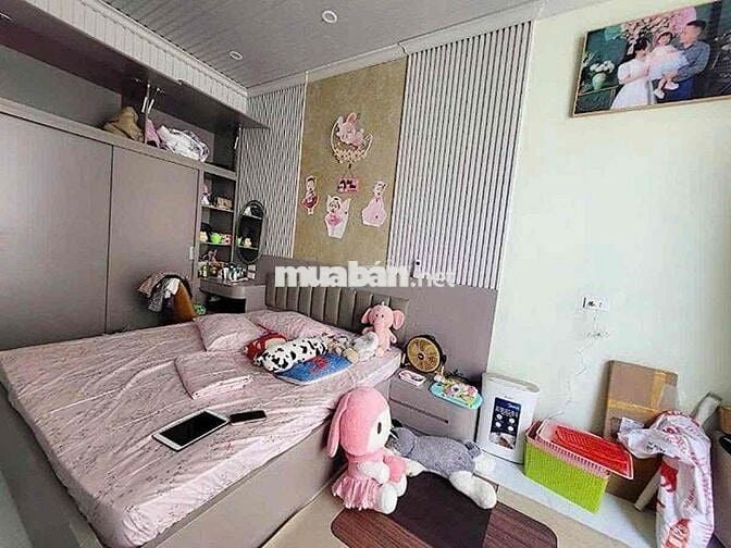 Nhà PL Đường Láng-Thiết Kế Hiện Đại- ô tô nằm teong nhà