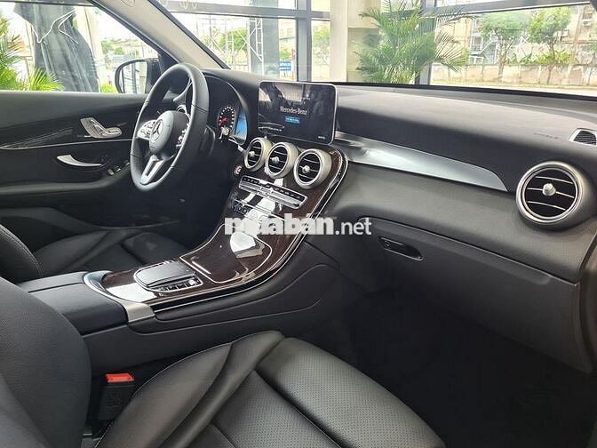 Mercedes-Benz GLC200 V1 2023 Đen 15.000 km