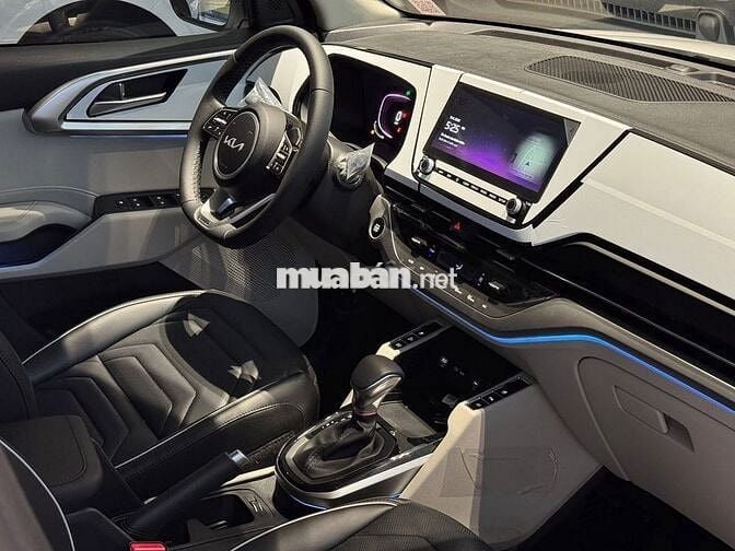 KIA Carens Luxury 7 chỗ Trắng