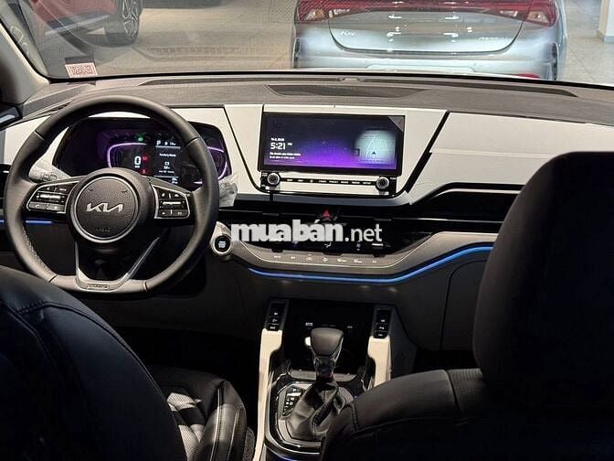 KIA Carens Luxury 7 chỗ Trắng