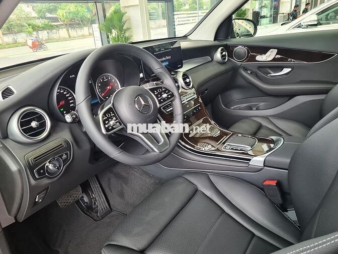 Mercedes-Benz GLC200 V1 2023 Đen 15.000 km