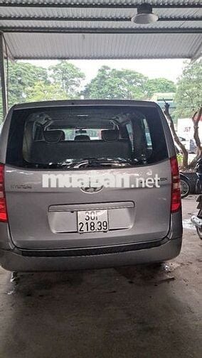 Hyundai Starex 2010 Bạc 9 chỗ 325.799 km